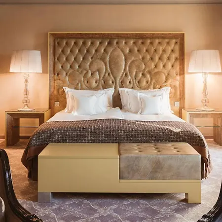 Carlton - The Leading Of The World 圣莫里茨