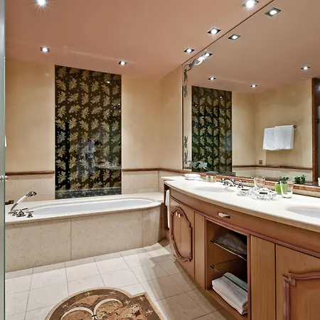 Hotel Carlton - The Leading Of The World St. Moritz