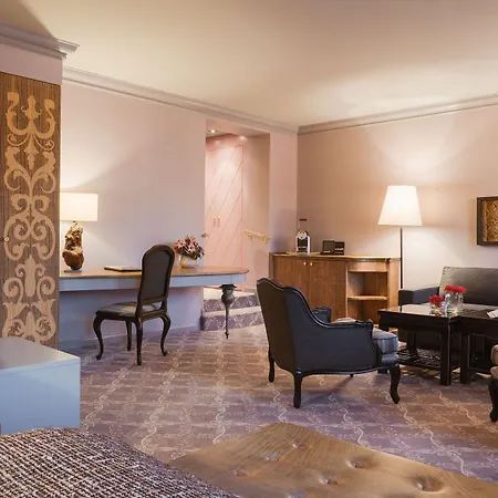 Carlton - The Leading Of The World 5*