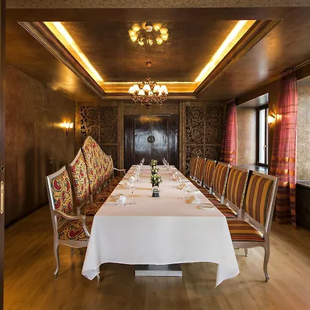 Carlton - The Leading Of The World