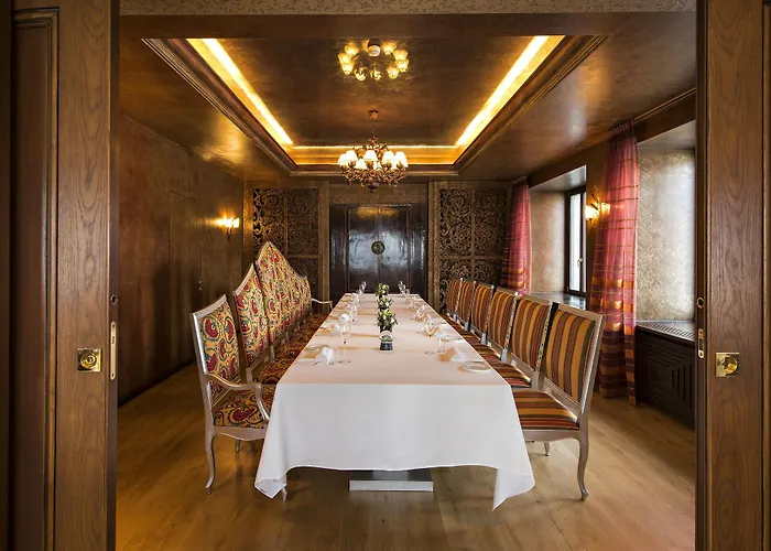 Carlton - The Leading Of The World