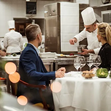 Carlton - The Leading Of The World 5* سانت موريتز