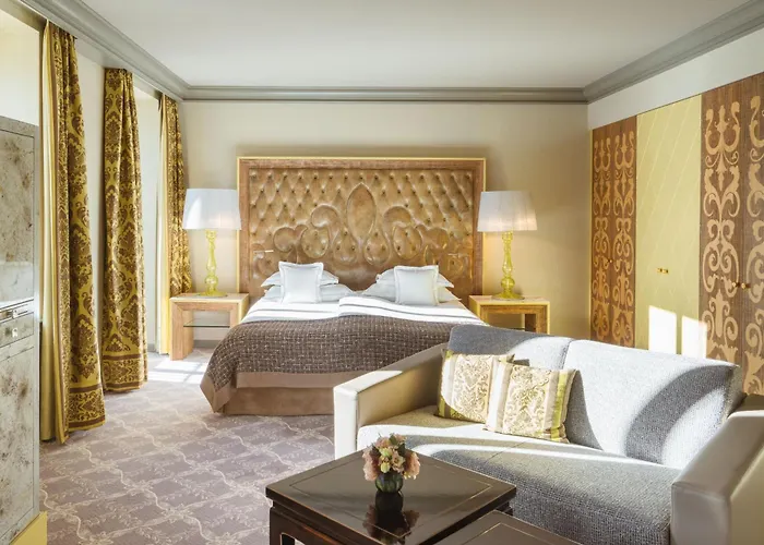 Carlton - The Leading Of The World