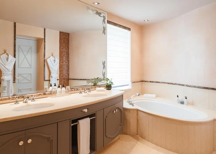 Ξενοδοχείο Carlton - The Leading Of The World 5*