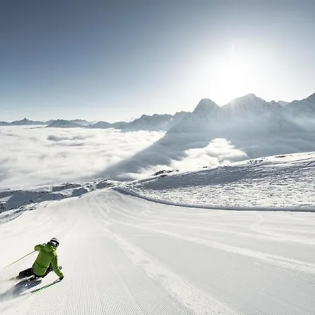 Carlton - The Leading Of The World 5*