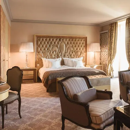 Carlton - The Leading Of The World